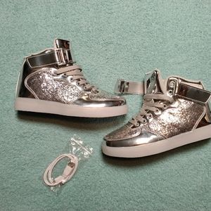 NWOT light up sneakers